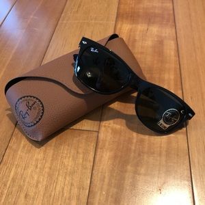 NWT RAY-BAN NEW WAYFARER 901L